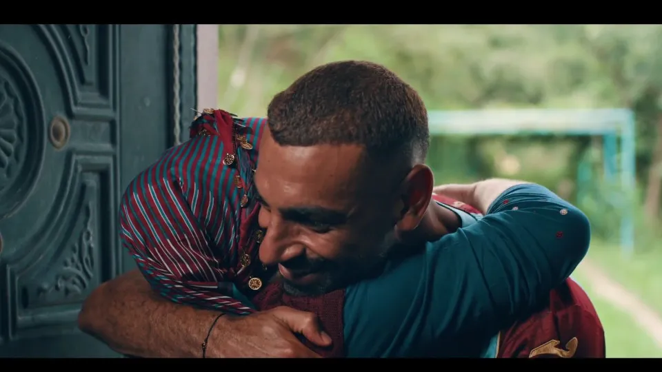 Mohamed Salah é apresentado pelo Trabzonspor em momento emocionante