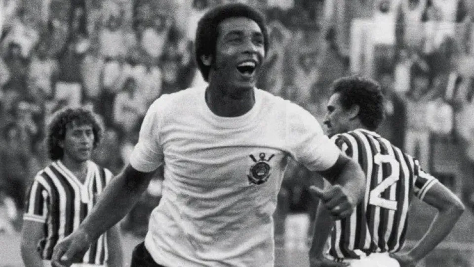 Morre Geraldão, ícone do Corinthians e artilheiro do Paulista de 1977