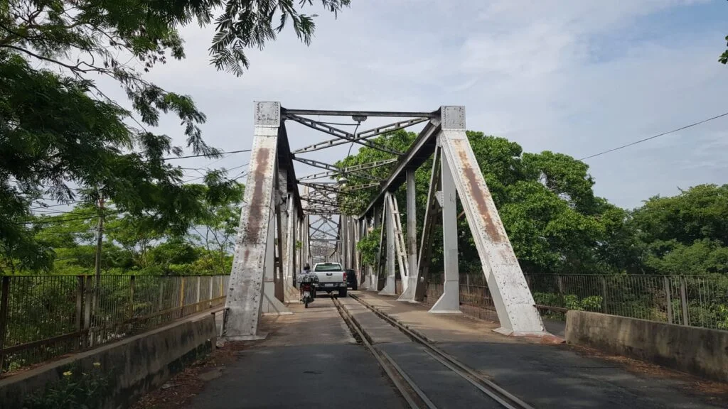 Ponte Metálica é interditada para manutenção entre Timon e Teresina