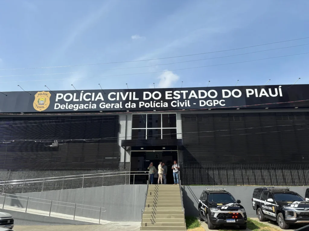 Professor é preso em Teresina suspeito de abusos contra alunas