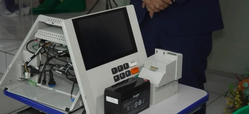 TRE apresenta funcionamento da urna eletrônica a estudantes do Piauí