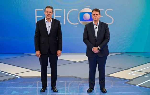 Tarcísio e Haddad debatem temas nacionais em confronto acirrado