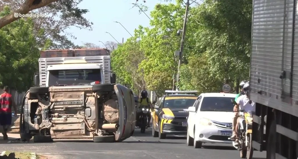 Acidente provoca lentidão na Avenida Maranhão em Teresina