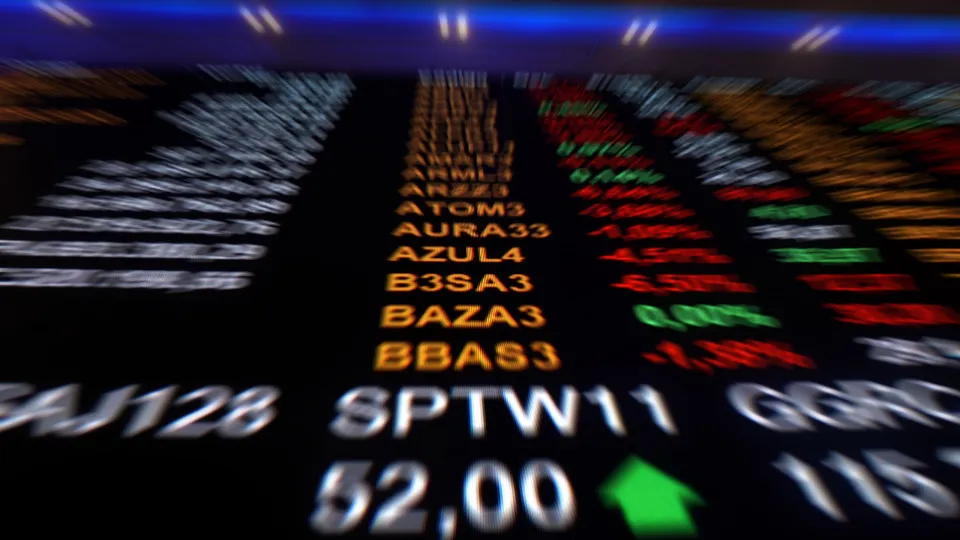 Bolsa cai 1,15% com incertezas eleitorais e alta do petróleo