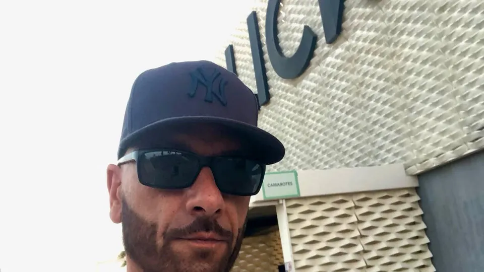 DJ Kronic, ícone do rap, falece após 20 anos de carreira