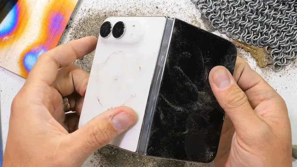IPhone Duo falha em teste de resistência e gera expectativas para futuras gerações