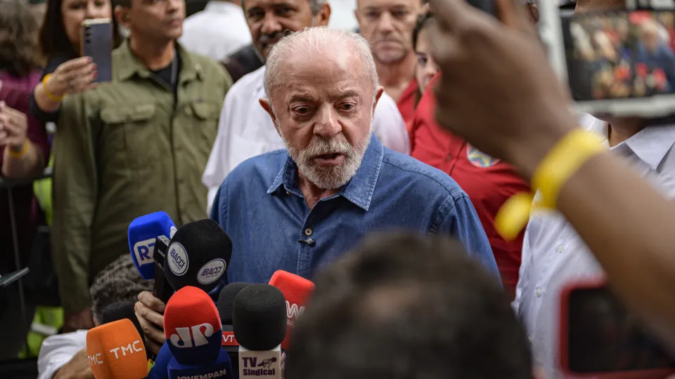 Meta enfrenta críticas por disparidade na criação de imagens eleitorais