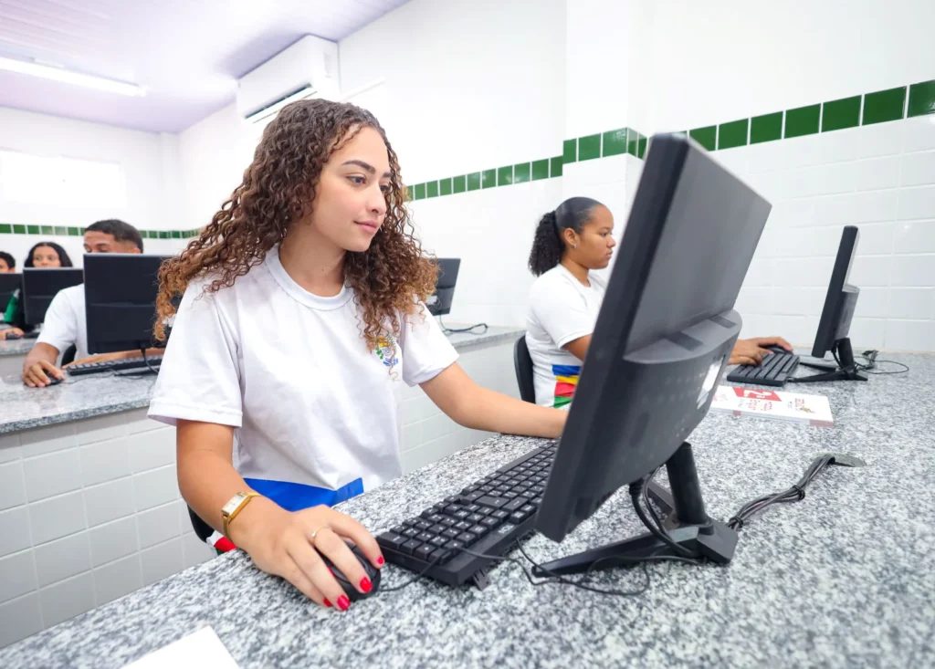 Seduc abre seleção para 2 mil vagas em escolas de tempo integral no Piauí