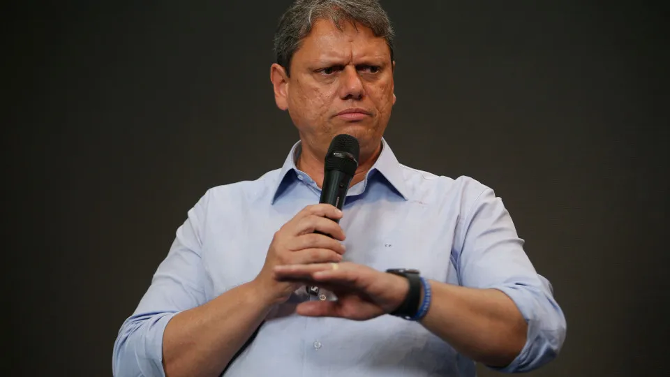Tarcísio promove 11,2 mil policiais civis antes das eleições; promoção inclui investigados