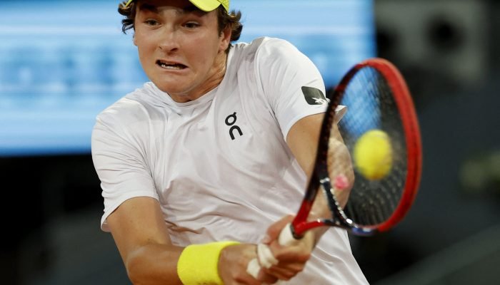 1751132956_2025-04-26T201122Z_1225646044_UP1EL4Q1K2WE9_RTRMADP_3_TENNIS-MADRID.jpg