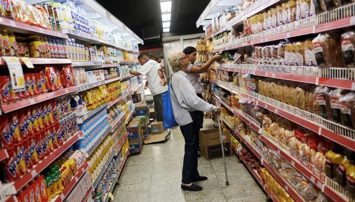 2024-05-23T201520Z_1_LYNXMPEK4M0U4_RTROPTP_4_BRAZIL-ECONOMY-INFLATION.jpg