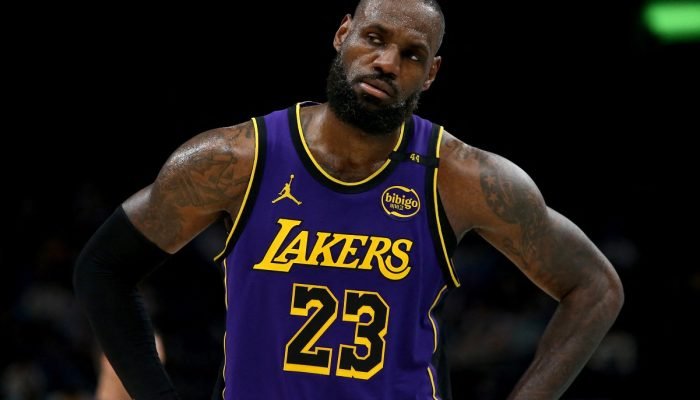 2024-11-07T034000Z_854266456_MT1USATODAY24694773_RTRMADP_3_NBA-LOS-ANGELES-LAKERS-AT-MEMPHIS-GRIZZLI.jpeg