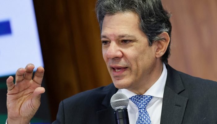 2025-03-28T203541Z_1_LYNXNPEL2R12I_RTROPTP_4_BRAZIL-ECONOMY-TAX.jpg