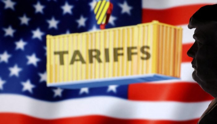 2025-04-03T100246Z_59401636_RC2XPDADQG47_RTRMADP_3_USA-TRUMP-TARIFFS-STOCKS.jpg
