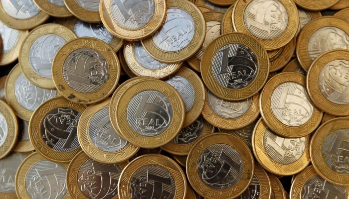 Moedas de reais - 15/10/2010 (Foto: REUTERS/Bruno Domingos)