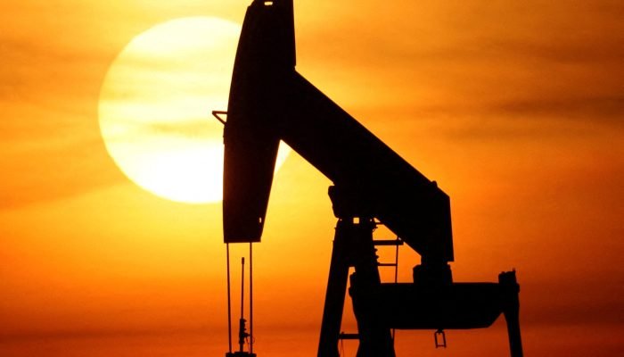 Bomba de petróleo na França (Reuters)