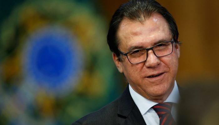 2025-04-30T190409Z_1_LYNXMPEL3T11W_RTROPTP_4_BRAZIL-ECONOMY-JOBS.jpg