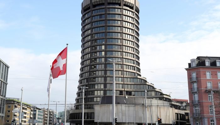2025-06-24T132225Z_1_LYNXMPEL5N0QW_RTROPTP_4_SWISS-BANKING.jpg