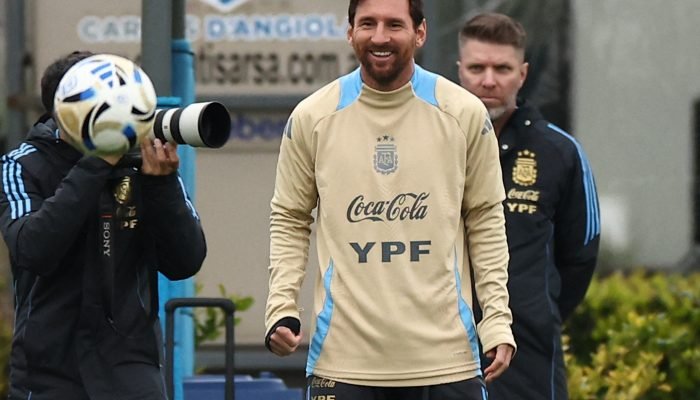 2025-09-02T204419Z_1482890629_UP1EL921LLUMO_RTRMADP_3_SOCCER-WORLDCUP-ARG-VEN-PREVIEW.jpg