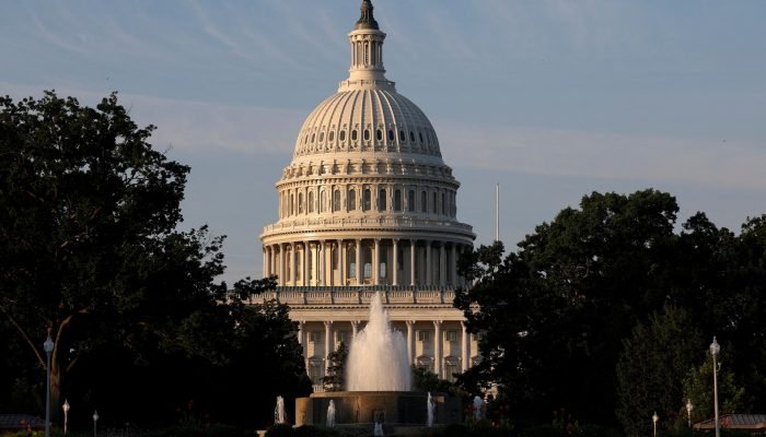 2025-09-29T104202Z_1_LYNXNPEL8S0DY_RTROPTP_4_USA-SHUTDOWN.jpg