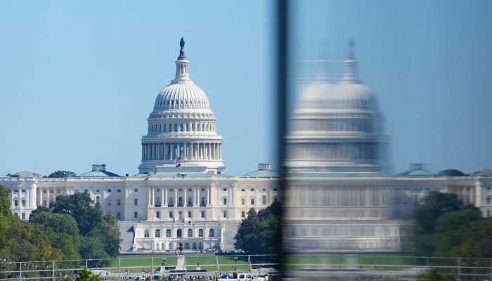 2025-10-06T105445Z_1_LYNXNPEL950GB_RTROPTP_4_USA-SHUTDOWN.jpg