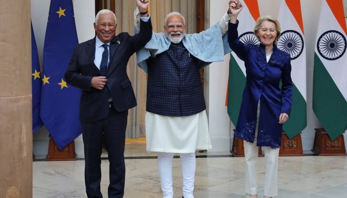 Presidente do Conselho Europeu, António Costa, a presidente da Comissão Europeia, Ursula von de...