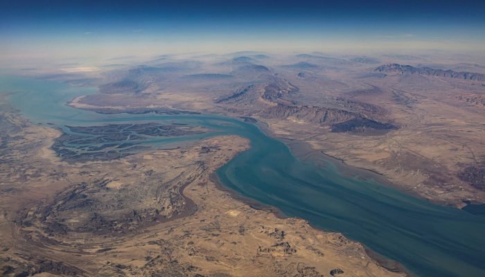 Vista aérea da costa iraniana e da ilha de Qeshm, no estreito de Ormuz - 10/12/2023 (Foto: REUTE...