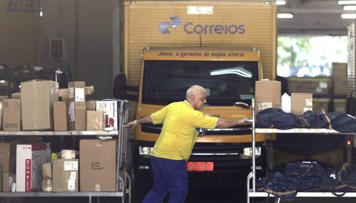 Análise: Debate sobre privatizar Correios é interditado