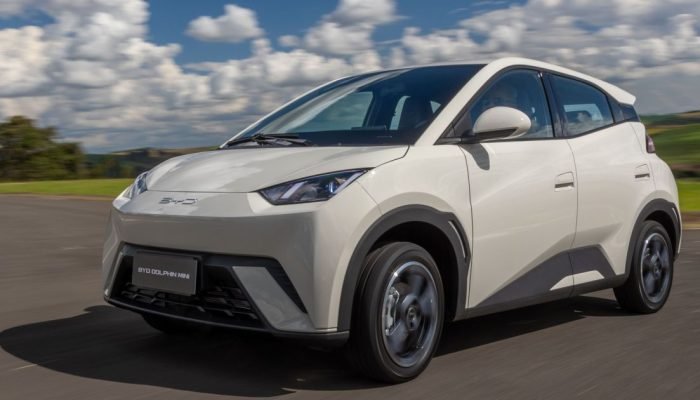 BYD anuncia Dolphin Mini abaixo de R$ 99 mil para venda direta