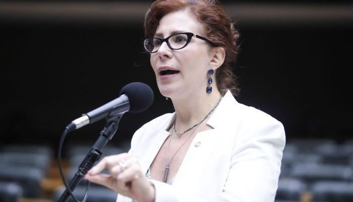Miguel Uribe, pré-candidato à presidência da Colômbia, é baleado em Bogotá