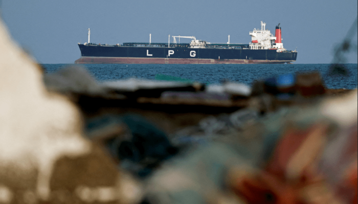 Navio-tanque de gás GLP no Estreito de Hormuz, em Shinas, Omã -11/03/2026 (Foto: REUTERS/Benoit...