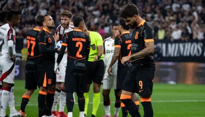 Corinthians mantém jejum na Arena pelo Brasileiro ao perder para o Flamengo