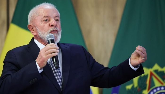 Bolsonaro avalia acionar Casa Branca contra tarifaço de Trump