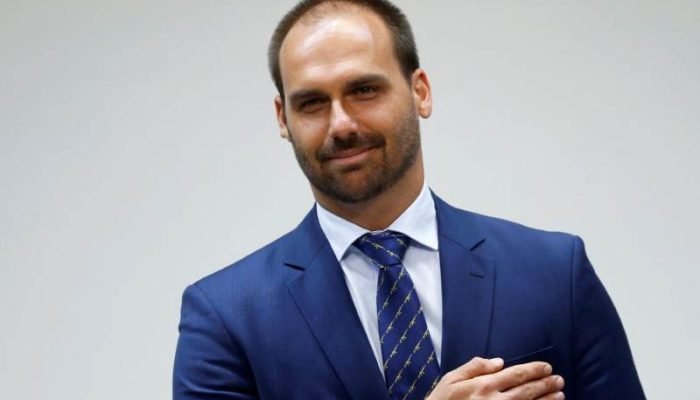 Taís Araújo faz rara aparição ao lado do pai e dos filhos com Lázaro Ramos