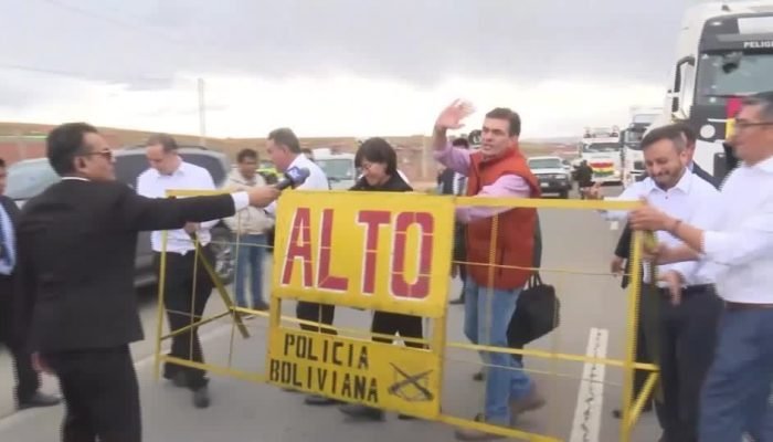 Novo presidente da Bolívia declara fim da crise de combustível no país