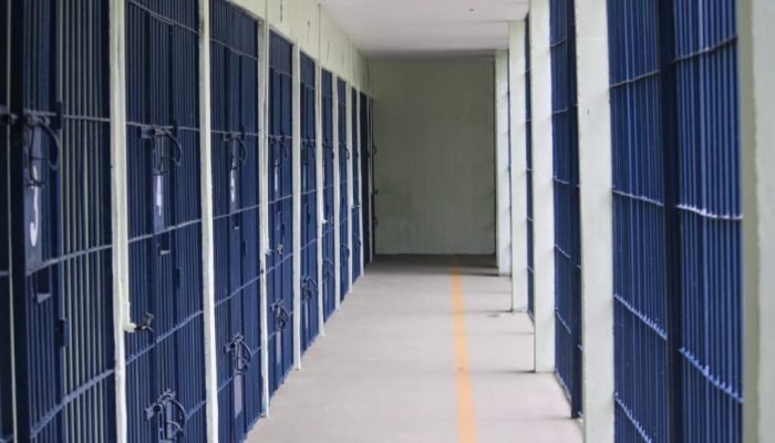 Não ter sido condenado por crimes hediondos com resultado de morte.