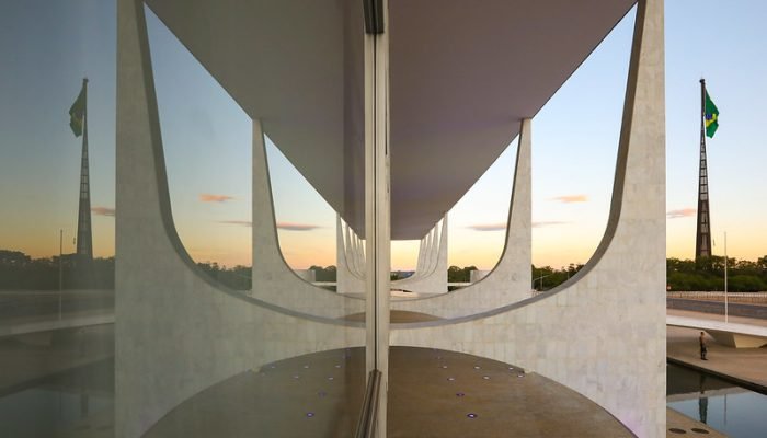 Governo vem tendo dificuldade em acenar com corte de gastos, o que eleva a percepção de risco f...