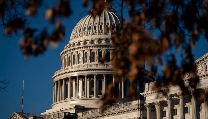 Republicanos culpam democratas por fim do financiamento do governo