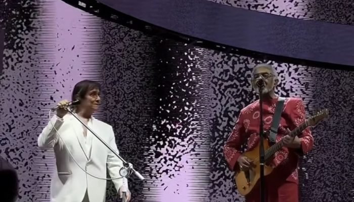 Roberto Carlos participa de último show da turnê de Gilberto Gil em SP