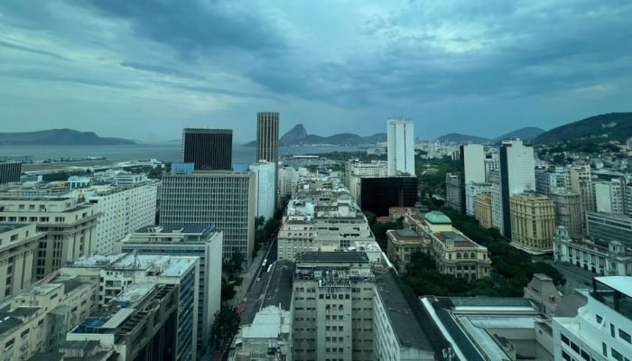 SP tem alerta para chuva e ventos de até 100 SP tem alerta para chuva e ventos de até 100 km/h neste sábado