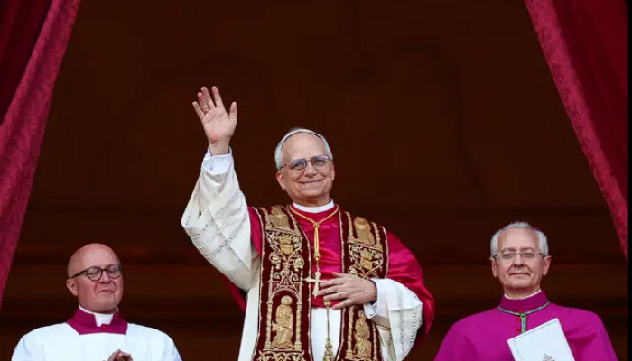 Papa Leão XIV após sua eleição em 2025