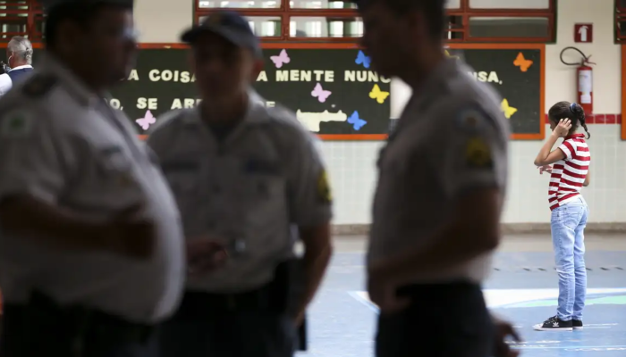 Jovem desaparecida é encontrada morta caída na rua e sem sinal de violência