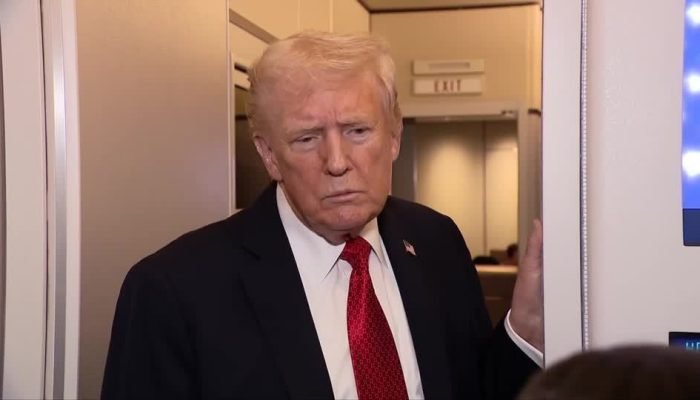 Trump promete manter tarifas caso Índia continue importando petróleo russo