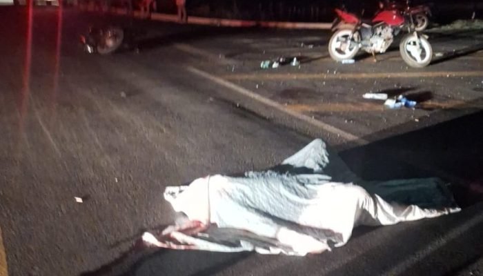 Motociclista morreu no local (Foto: PM-PI)