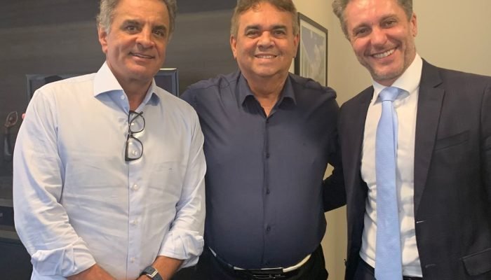 Jorge Lopes com os deputados federais Aécio Neves(PSDB) e Alex Manente(Cidadania). (Foto: reprod...