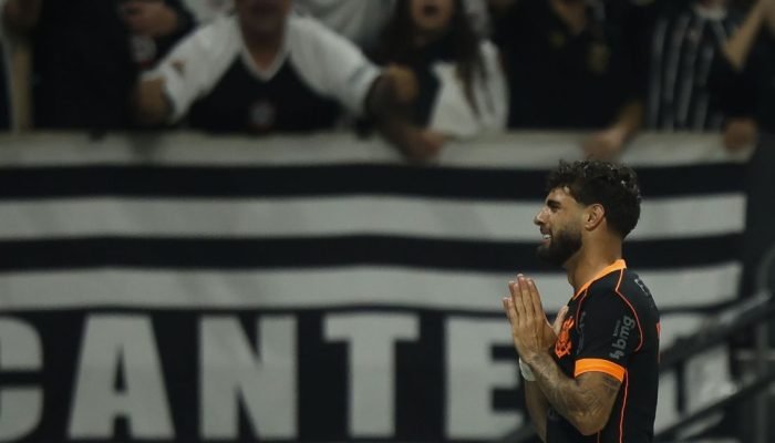 Yuri Alberto chora após golaço pelo Corinthians contra o Flamengo; veja