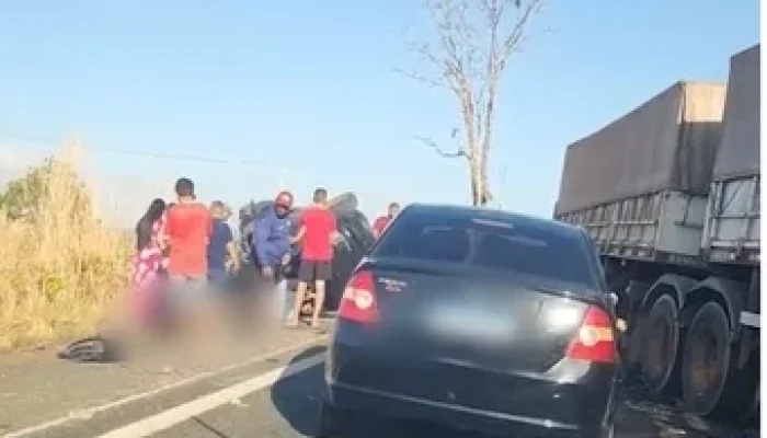 Acidente fatal entre carro e caminhão na Br-316 em Barro Duro