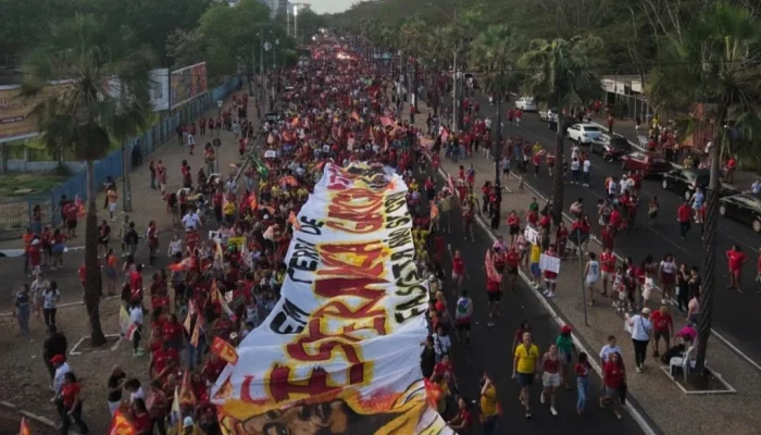 Caminhada em apoio a Lula mobiliza eleitores em Teresina a seis dias do segundo turno