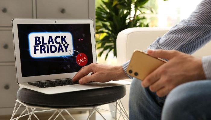 Moda foi a categoria mais pesquisada no Google durante a Black Friday 2025 entre os brasileiros. ...