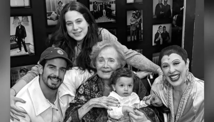 Cláudia Raia homenageia Laura Cardoso e Glória Menezes após falecimento